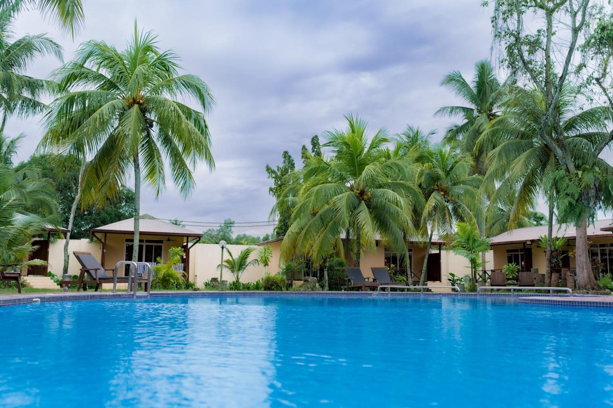 Langkah Syabas Beach Resort Kinarut Buitenkant foto