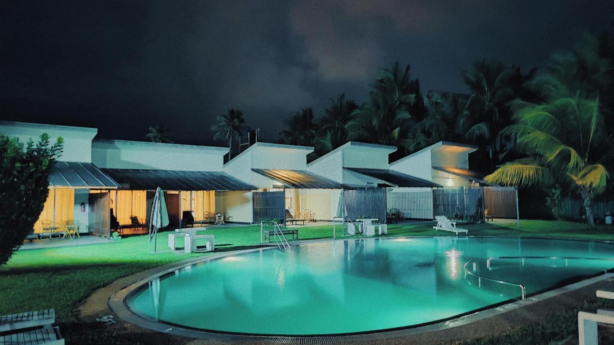 Langkah Syabas Beach Resort Kinarut Buitenkant foto