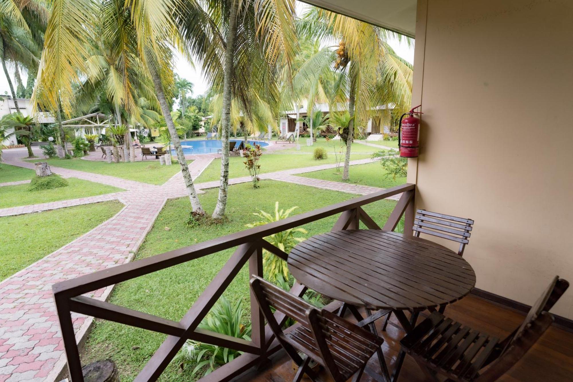 Langkah Syabas Beach Resort Kinarut Buitenkant foto