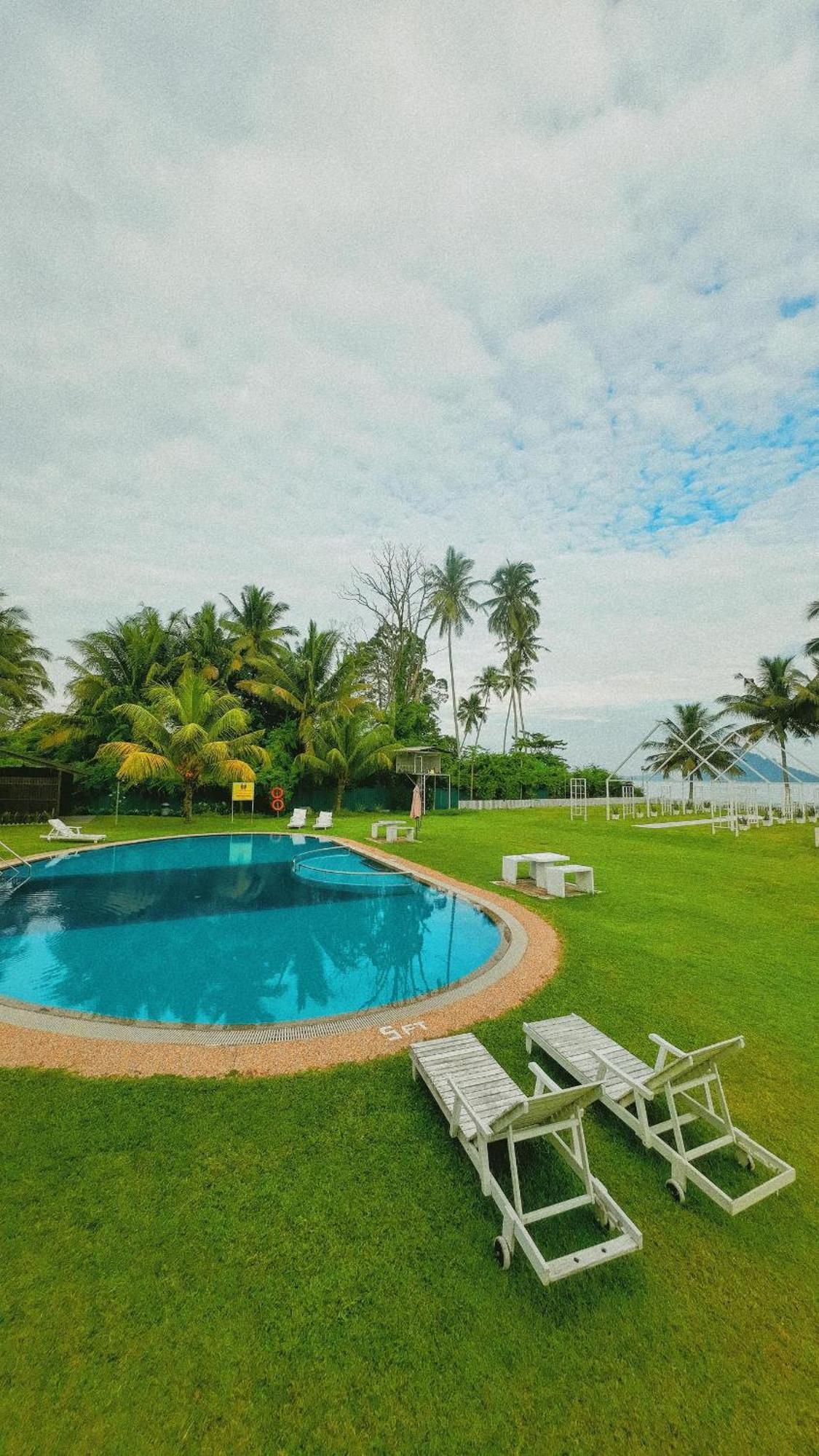 Langkah Syabas Beach Resort Kinarut Buitenkant foto