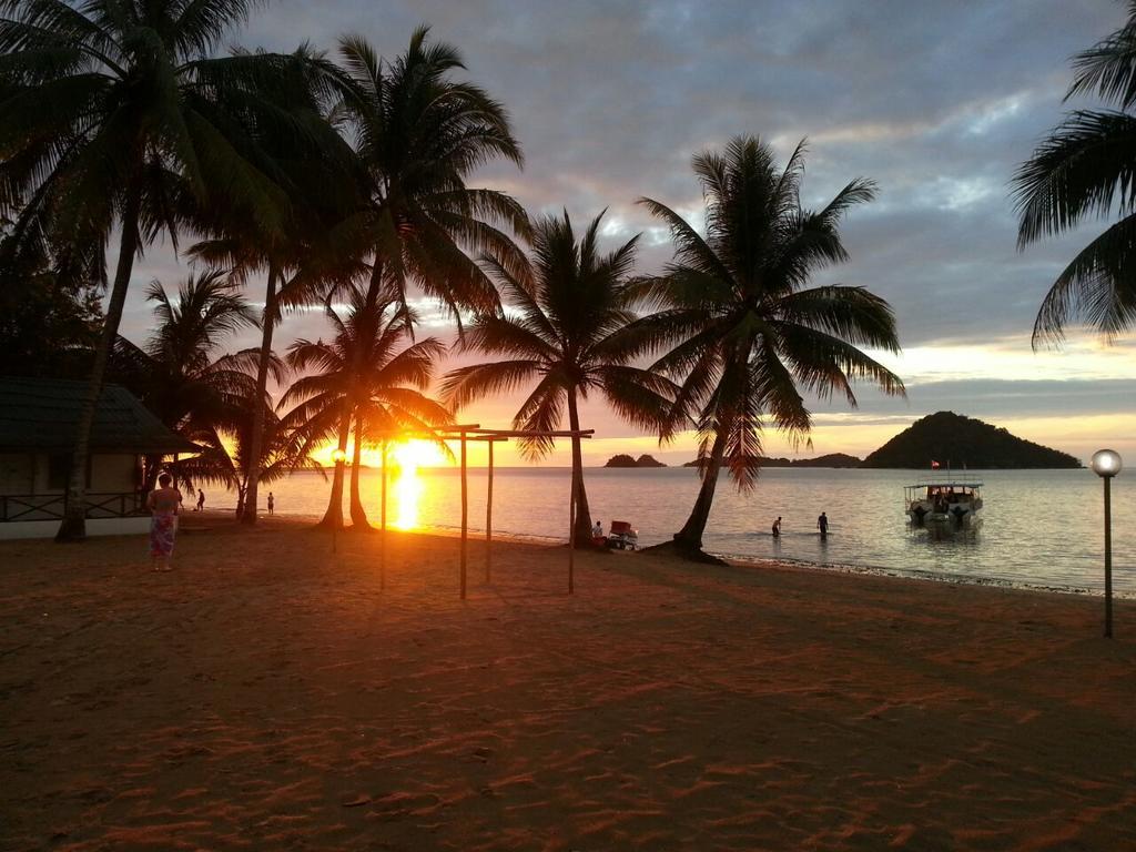 Langkah Syabas Beach Resort Kinarut Buitenkant foto