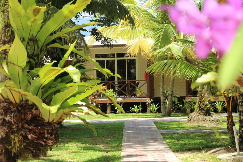 Langkah Syabas Beach Resort Kinarut Buitenkant foto