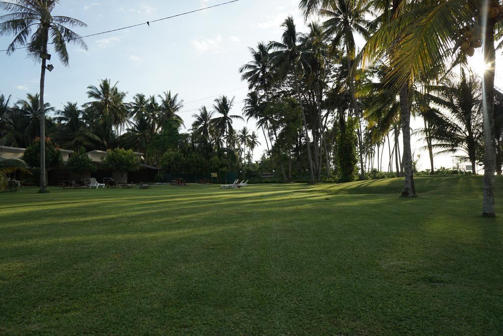 Langkah Syabas Beach Resort Kinarut Buitenkant foto